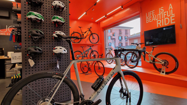In Fuga Luca Chirico bike experience